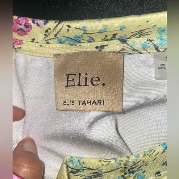 Elie Tahari yellow Floral Pullover Sweater/Blouse  Size medium - Picture 2 of 6